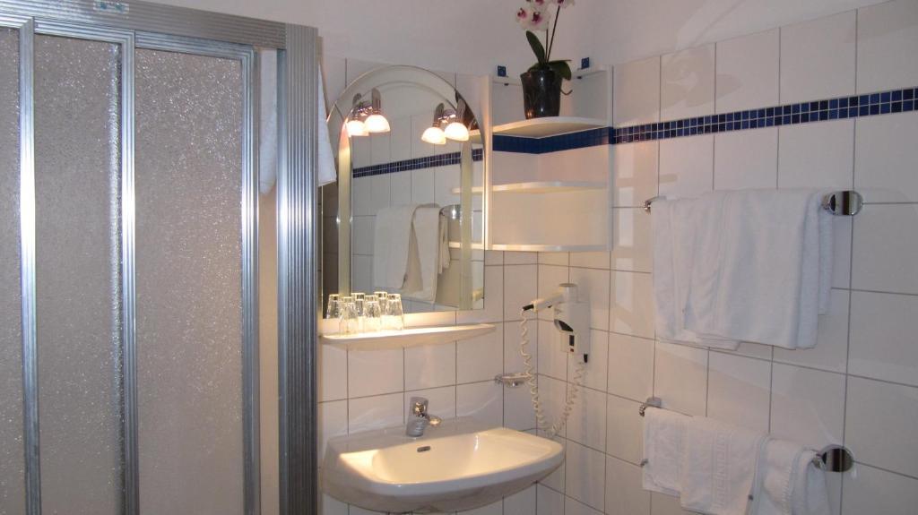 Bed and Breakfast Goldener Ochs Голлинг-на-Хальцахе Номер фото
